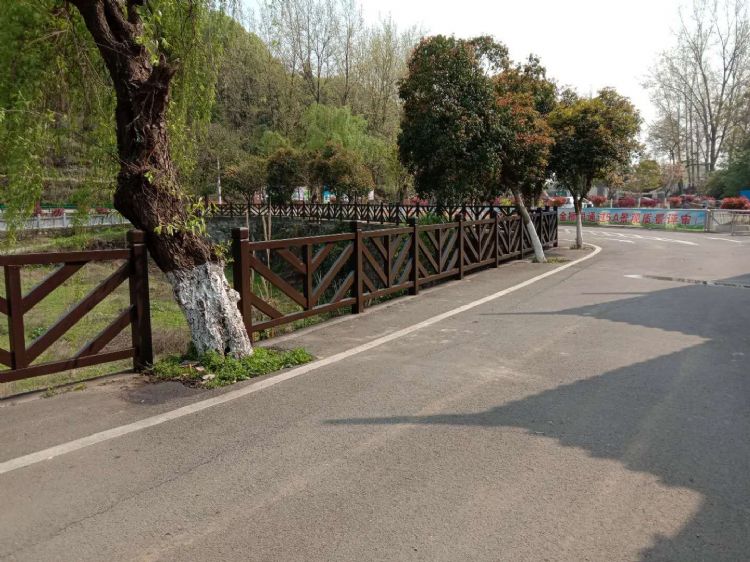 玻璃钢仿木护栏-景区路边护栏